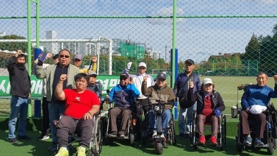 론볼회원, 가을 햇살 아래 즐거운 운동시간